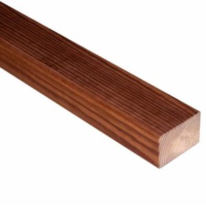 Die hochwertige Terrassen-Unterkonstruktion aus Kiefernholz in der Dimension 45x70 mm bildet die perfekte Basis für deine Holzterrasse. Durch die professionelle Druckimprägnierung ist das Holz optimal vor Witterungseinflüssen, Feuchtigkeit sowie Pilz- und Insektenbefall geschützt und eignet sich hervorragend für den langfristigen Einsatz im Außenbereich.